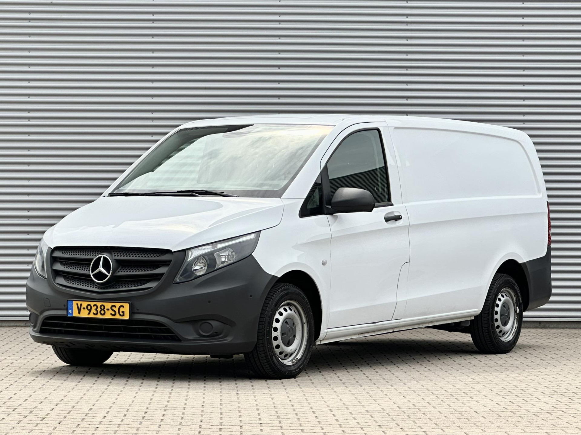 46399753-0.jpg