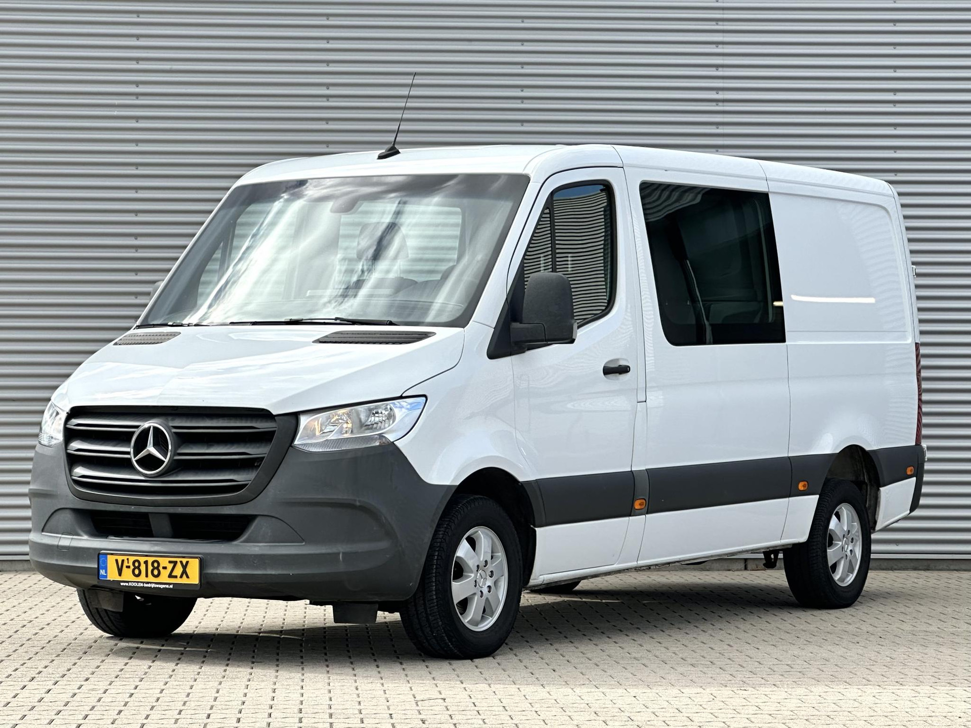 47805447-0.jpg